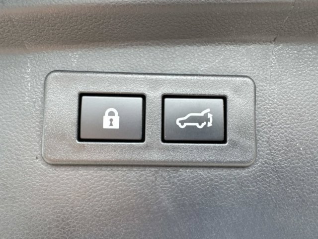 Used 2023 Subaru Outback Touring XT AWD/4WD image 14
