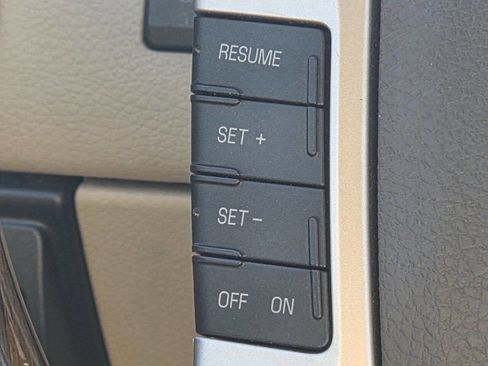 Used 2010 Lincoln MKX AWD image 29