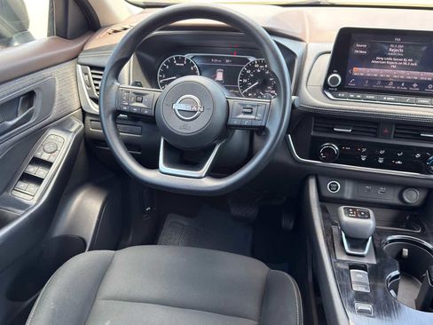 Used 2023 Nissan Rogue S FWD image 26