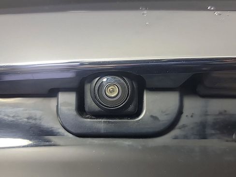 Used 2017 Nissan Sentra SR FWD image 8