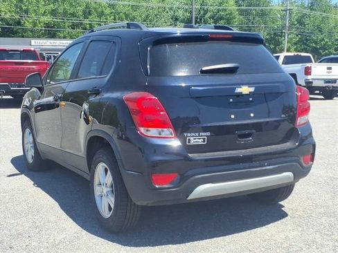 Used 2022 Chevrolet Trax LT w/ Premium Seat Package AWD/4WD image 7