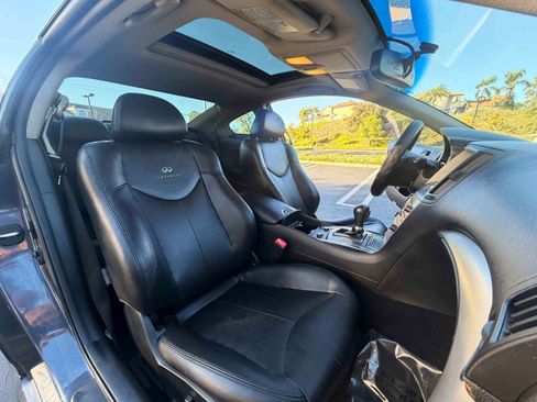 Used 2011 INFINITI G37 Journey w/ Premium Pkg image 30