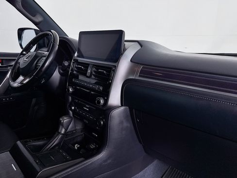 Used 2022 Lexus GX 460 Premium w/ Accessory Package image 29