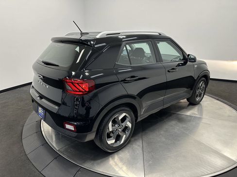 Certified 2024 Hyundai Venue SEL image 6