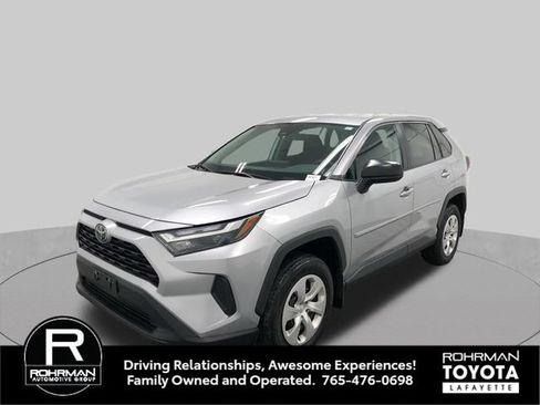 Used 2023 Toyota RAV4 LE AWD/4WD image 2
