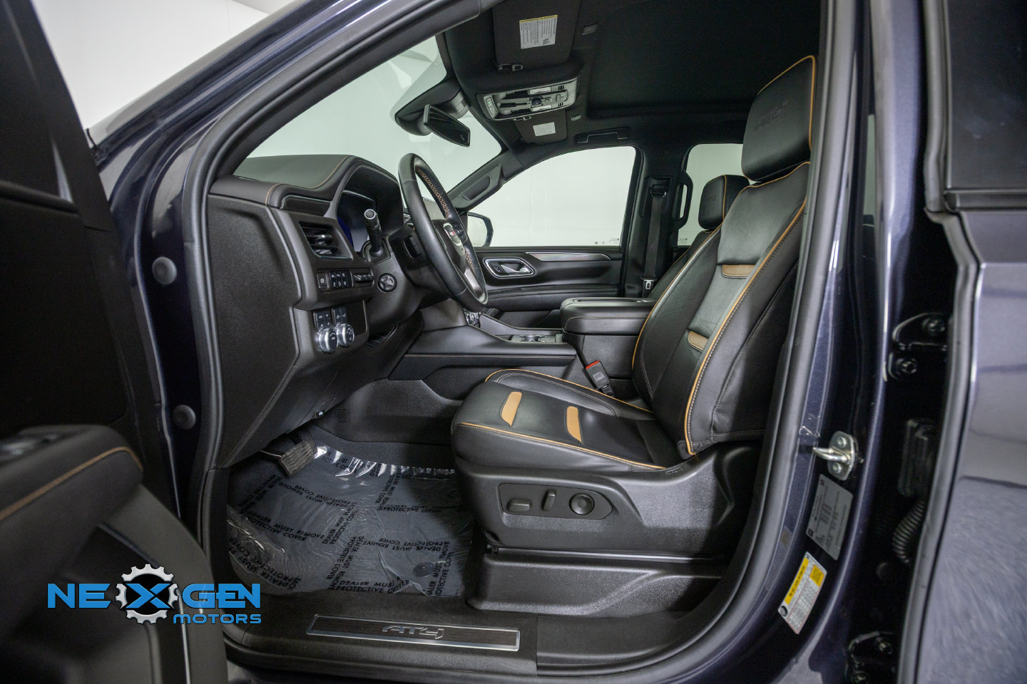 Used 2023 GMC Yukon XL AT4 w/ AT4 Premium Package AWD/4WD image 14