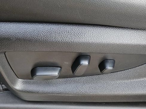 Used 2019 GMC Yukon XL SLT w/ Premium Edition RWD image 28