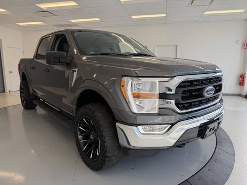 Used 2021 Ford F150 XLT image 1