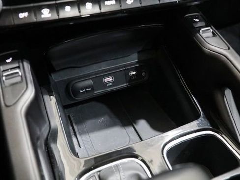 Used 2025 Kia Telluride S AWD/4WD image 30