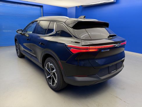 New 2026 Chevrolet Equinox EV LT FWD image 5