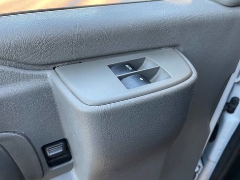 Used 2018 Chevrolet Express 2500 w/ Driver Convenience Package image 20