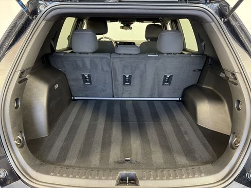 Used 2025 Chevrolet Equinox LT AWD/4WD image 16