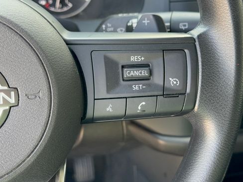 Used 2024 Nissan Pathfinder S AWD/4WD image 19