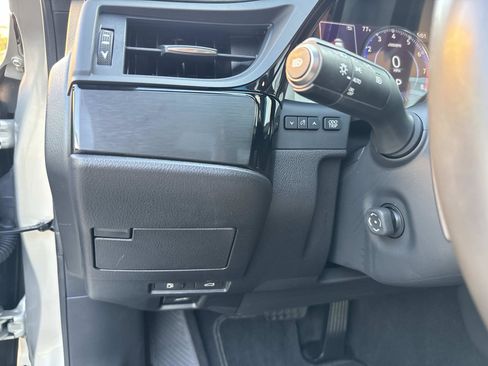 Certified 2024 Lexus ES 350 w/ Premium Package image 31