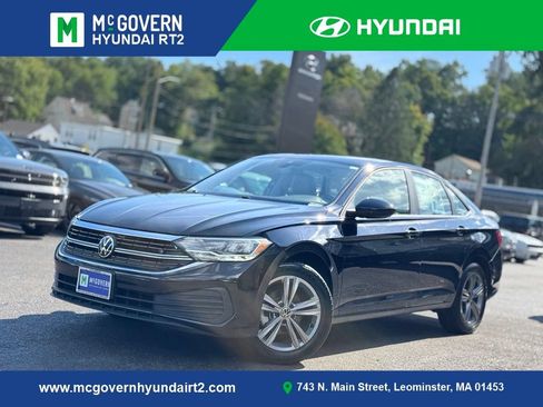 Used 2023 Volkswagen Jetta SE FWD image 1