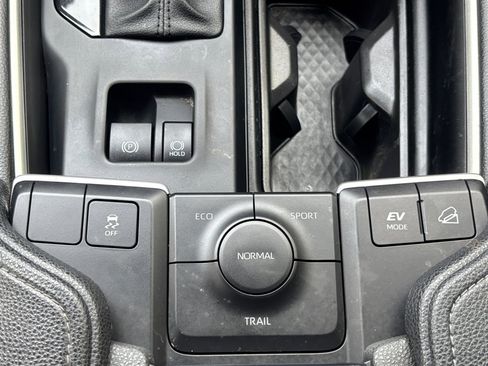 Used 2025 Toyota Grand Highlander AWD Hybrid image 34