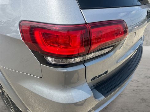 Used 2020 Jeep Grand Cherokee Altitude AWD/4WD image 21