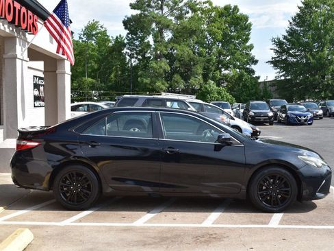 Used 2016 Toyota Camry SE FWD image 4