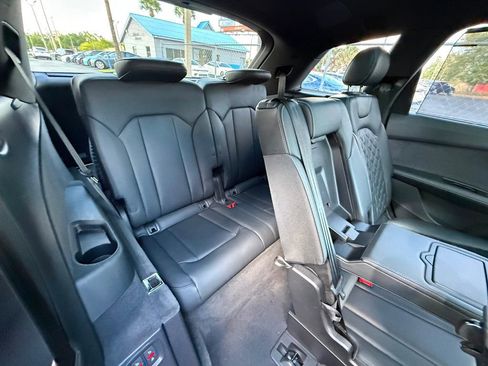 Used 2023 Audi SQ7 Prestige AWD/4WD image 40