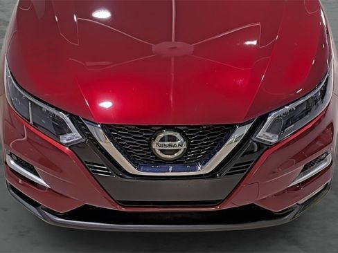 Used 2021 Nissan Rogue Sport SL w/ Premium Package image 17