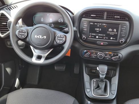 Certified 2025 Kia Soul LX w/ LX Technology Package FWD image 26