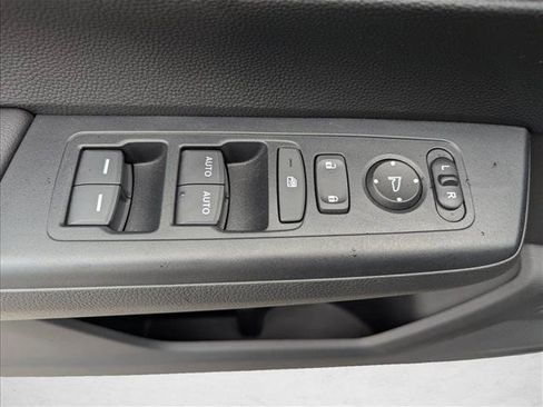 Used 2023 Honda CR-V EX image 10