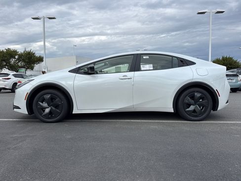 New 2026 Toyota Prius Plug-In Hybrid image 7