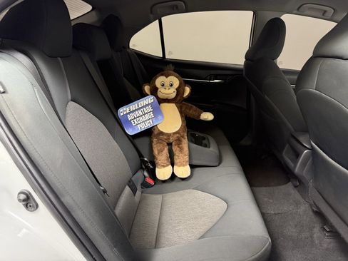 Used 2022 Toyota Camry LE image 21