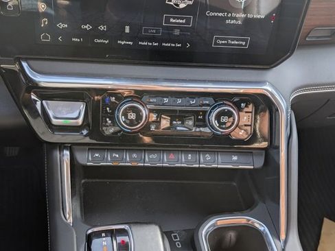 Used 2024 GMC Sierra 1500 Denali Ultimate image 10