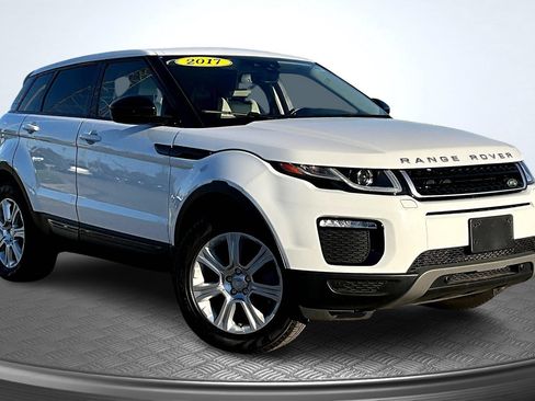 Used 2017 Land Rover Range Rover Evoque SE AWD/4WD image 3
