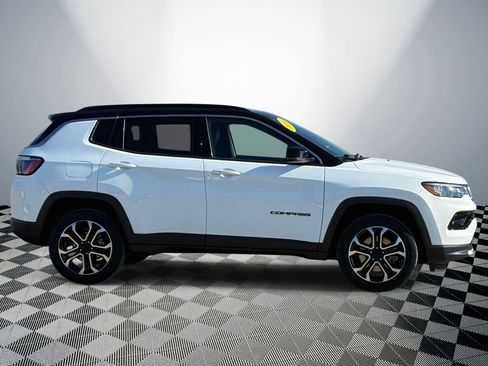 Used 2023 Jeep Compass Limited AWD/4WD image 5
