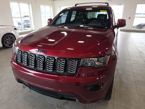 Used 2019 Jeep Grand Cherokee Altitude AWD/4WD image 2