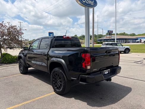 Used 2023 Chevrolet Colorado Trail Boss w/ Technology Package AWD/4WD image 30