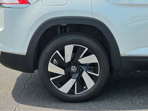 Used 2026 Volkswagen Atlas Cross Sport SEL AWD/4WD image 16