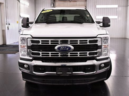 Used 2024 Ford F350 XLT image 2