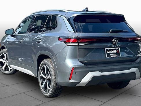 New 2026 Volkswagen Tiguan SE FWD image 12