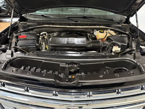 Used 2022 Chevrolet Tahoe Premier AWD/4WD image 12