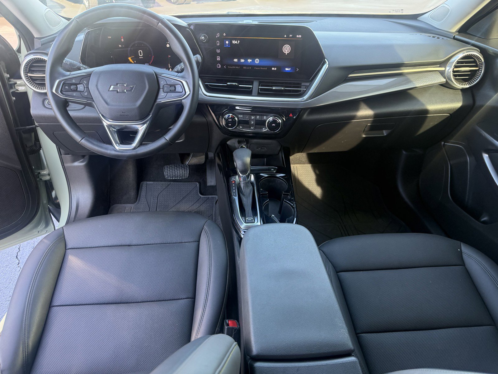 Used 2024 Chevrolet Trax ACTIV w/ Driver Confidence Package FWD image 17