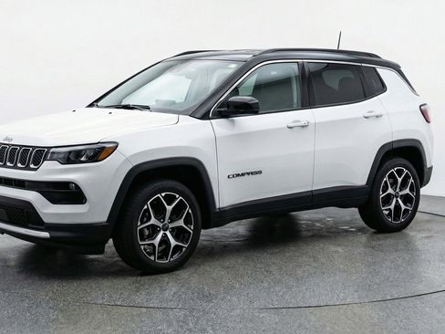 Used 2025 Jeep Compass Limited image 3