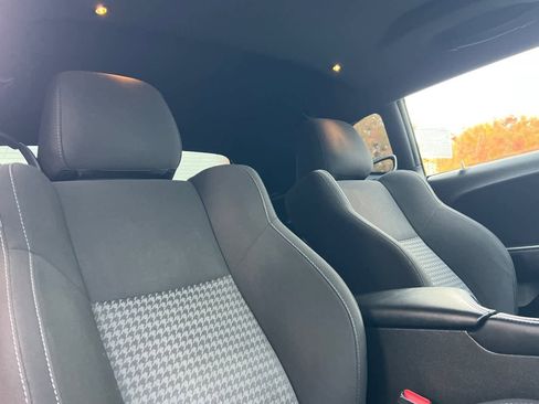 Used 2022 Dodge Challenger GT image 19