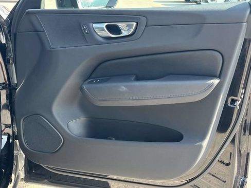 Used 2021 Volvo XC60 T5 Momentum w/ Protection Package Premier FWD image 27
