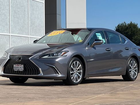 Used 2019 Lexus ES 350 w/ Premium Package image 8