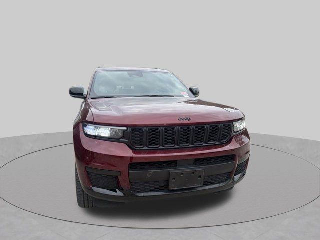 Used 2024 Jeep Grand Cherokee L Altitude AWD/4WD image 7