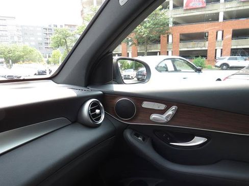Used 2022 Mercedes-Benz GLC 300 4MATIC image 16