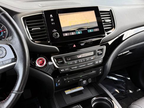 Used 2021 Honda Pilot Black Edition image 43