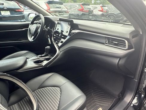 Used 2022 Toyota Camry SE FWD image 27