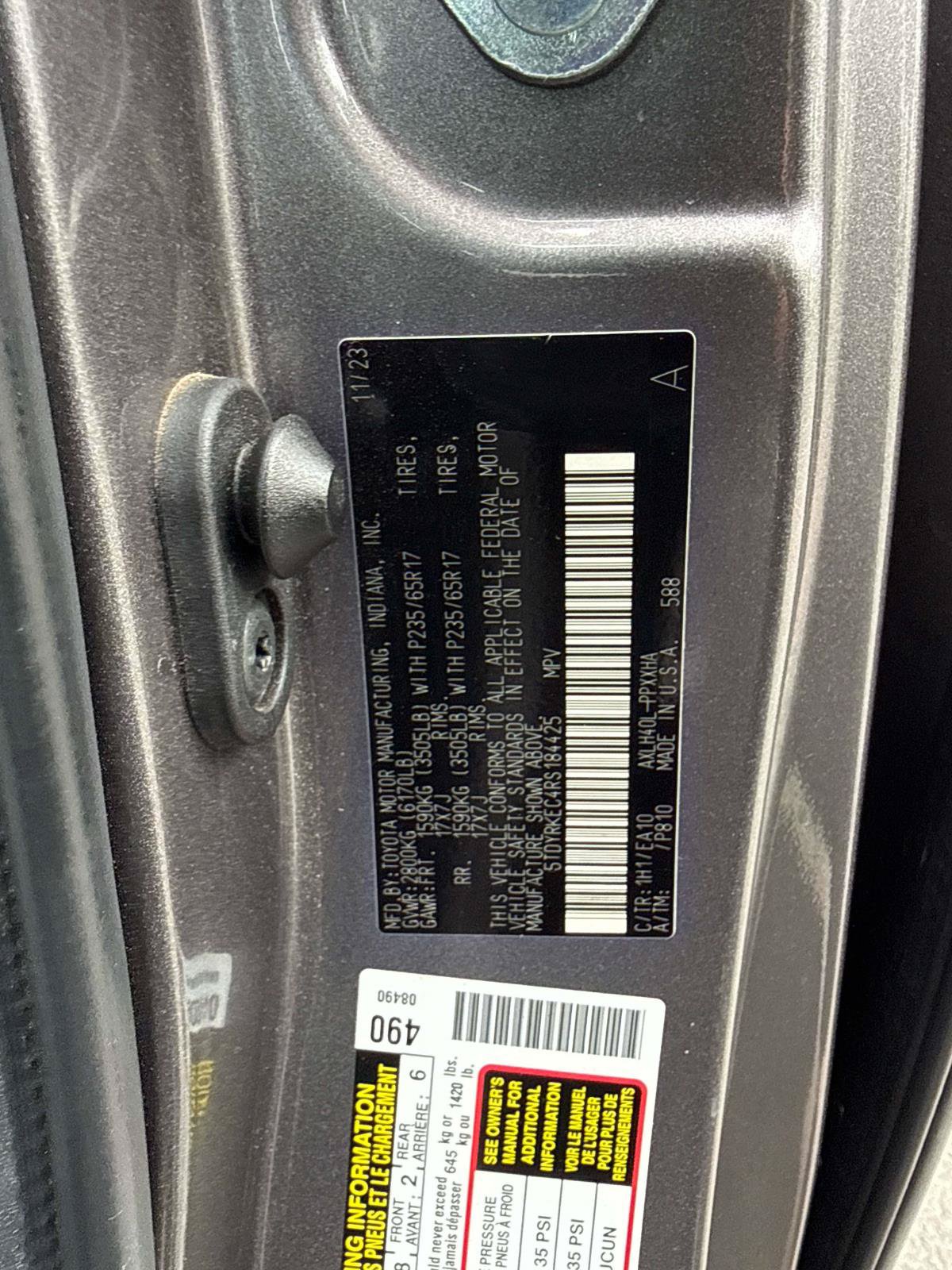 Used 2024 Toyota Sienna XLE FWD image 29