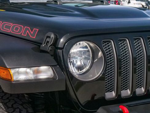 Used 2019 Jeep Wrangler Unlimited Rubicon w/ Cold Weather Group image 4