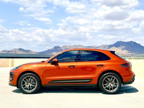 Used 2022 Porsche Macan AWD/4WD image 3
