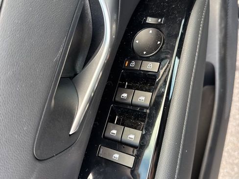 Used 2025 Hyundai Santa Cruz SEL AWD/4WD image 18